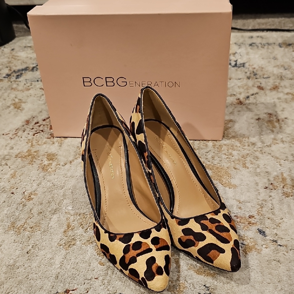 BCBGeneration Brown Tan Heels Leopard Print